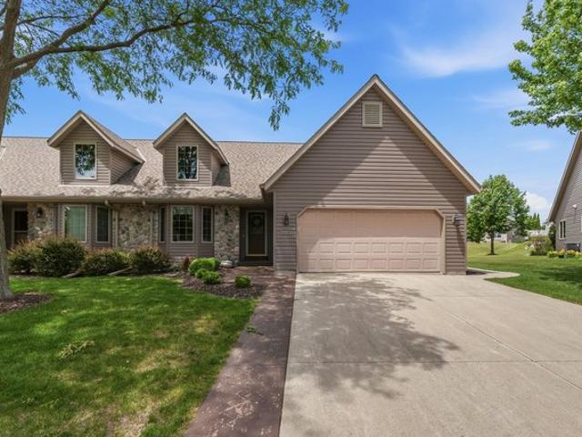 Condo for sale in Jackson, Wisconsin