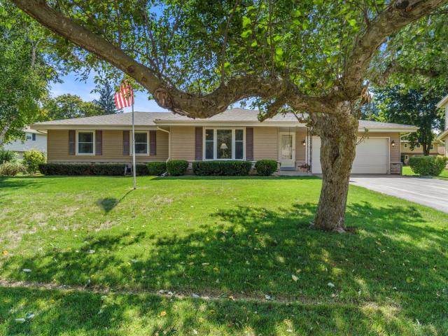 House for sale in Pewaukee, Wisconsin