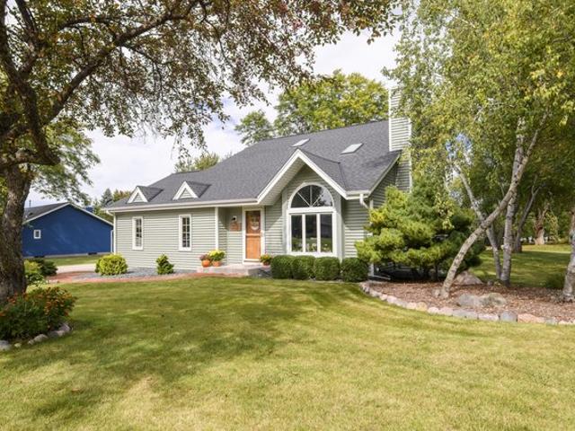 House for sale in Sussex, Waukesha County