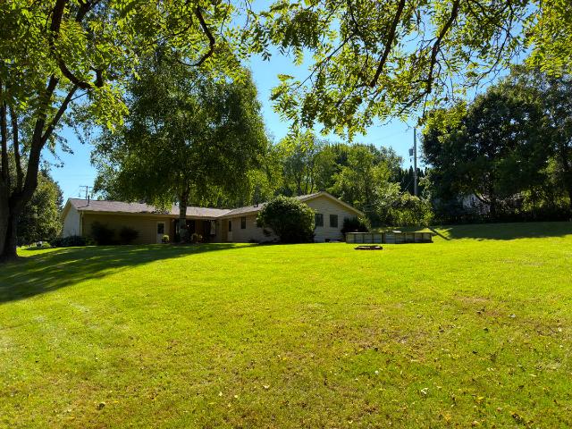 House for sale in Pewaukee, Wisconsin