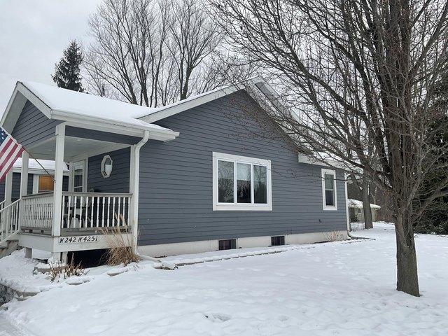 House for sale in Pewaukee, Wisconsin