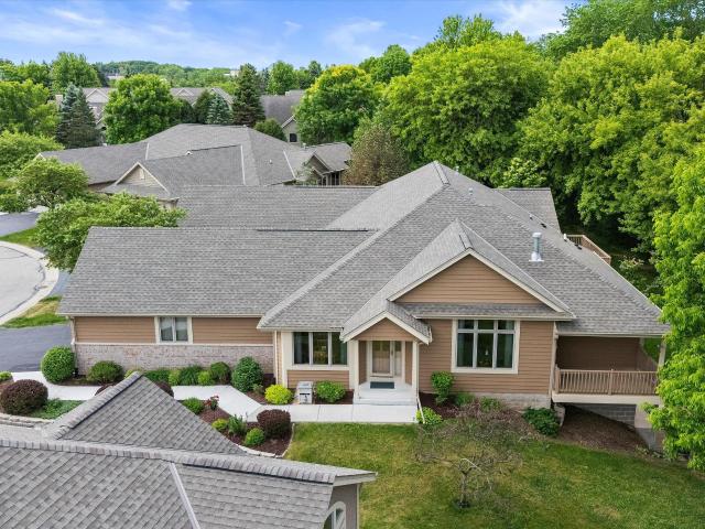 Condo for sale in Pewaukee, Wisconsin