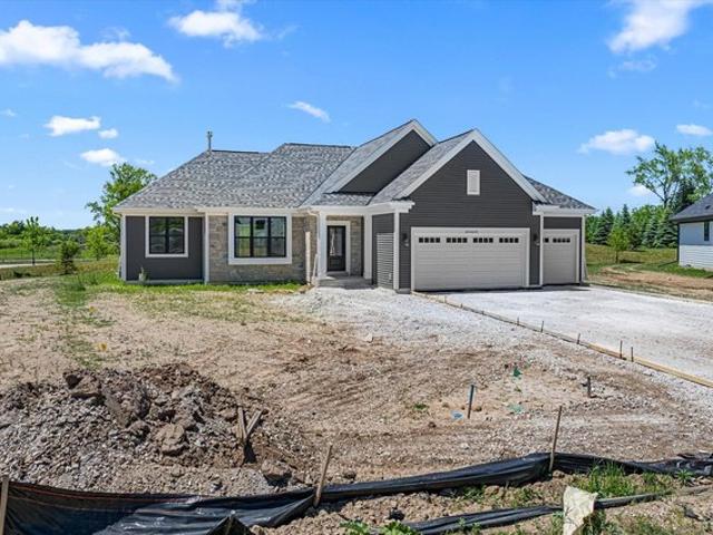 House for sale in Pewaukee, Wisconsin