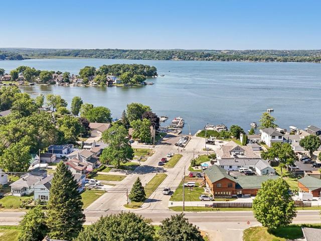 House for sale in Pewaukee, Wisconsin