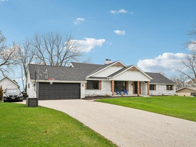House for sale in Hartland, Wisconsin