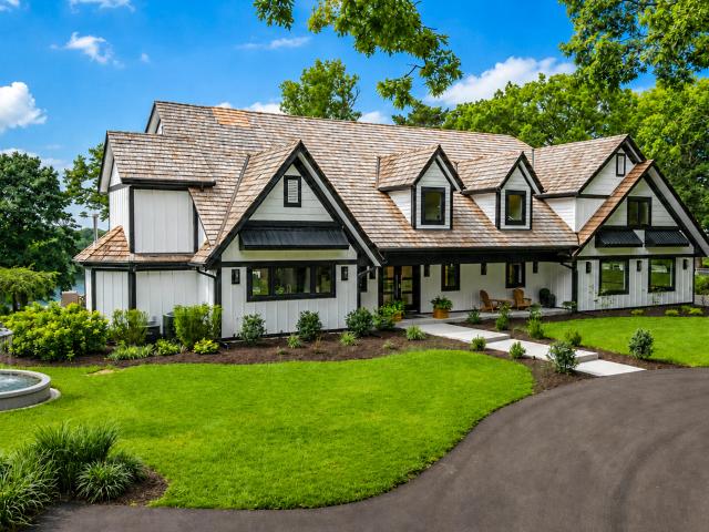 House for sale in Nashotah, Wisconsin