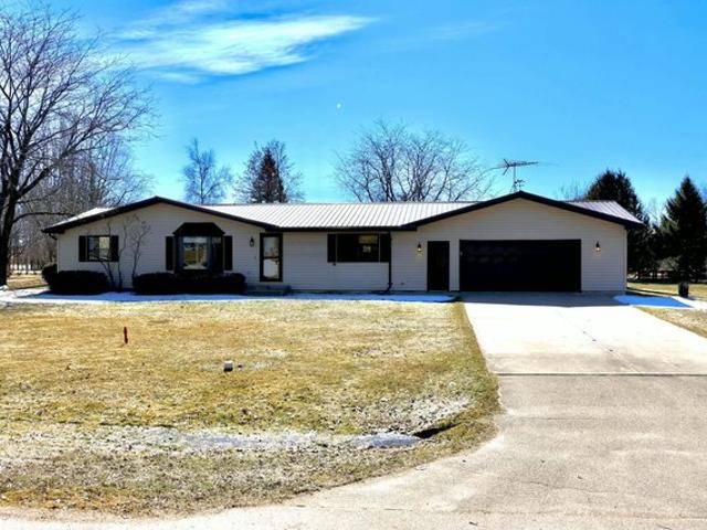 House for sale in Cecil, Wisconsin