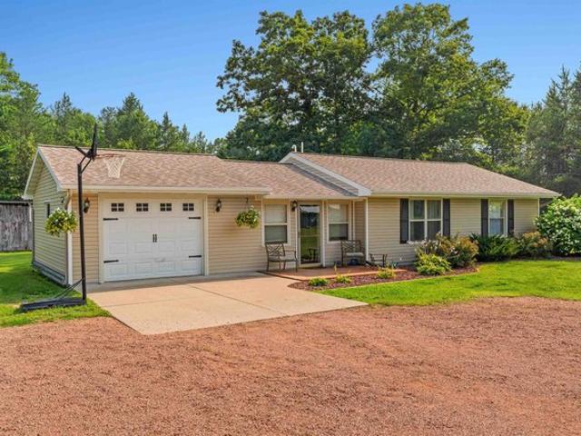 House for sale in Juneau, Wisconsin