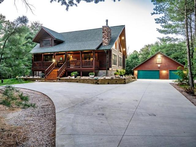 House for sale in Juneau, Wisconsin