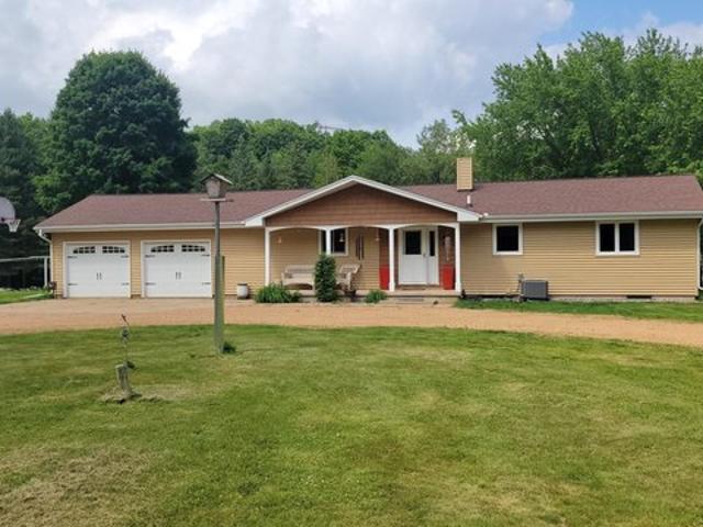 House for sale in Phlox, Wisconsin