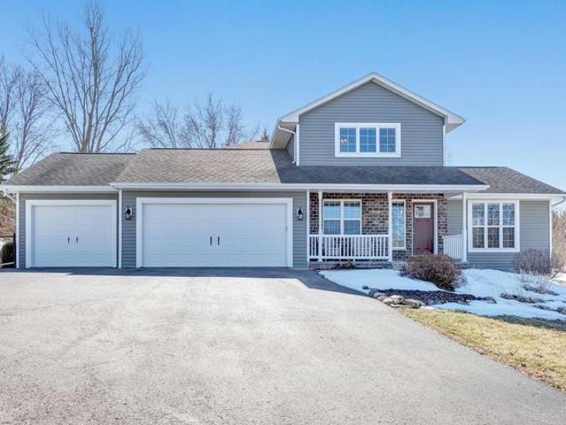 House for sale in Shiocton, Wisconsin