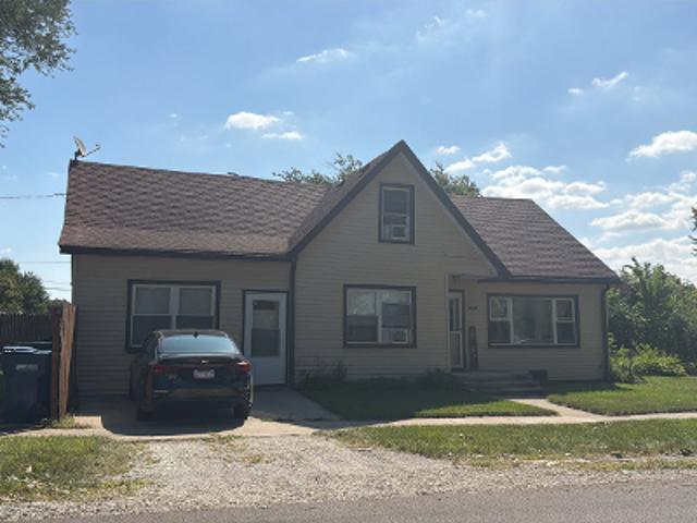 House for sale in Worth, Illinois
