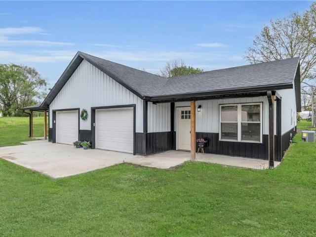 House for sale in Hamilton, Missouri