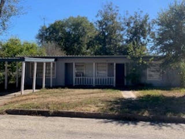 House for sale in Shiner, Texas
