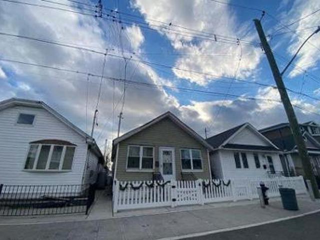 House for sale in Queens, Arverne