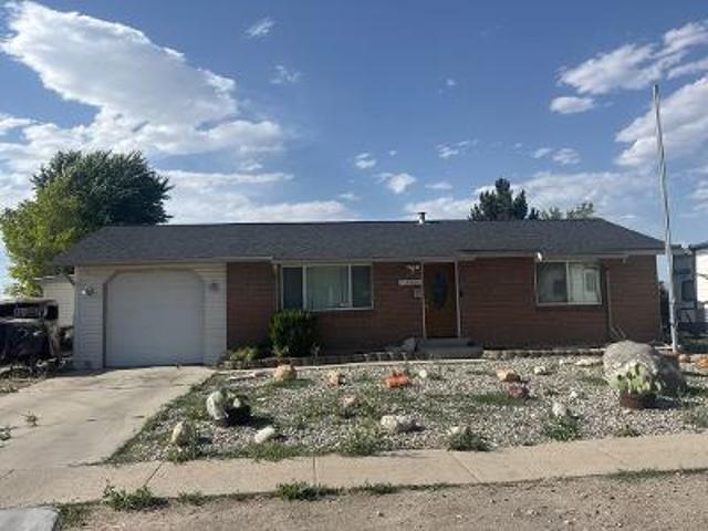 House for sale in Magna