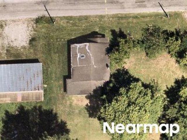 House for sale in Johnston City