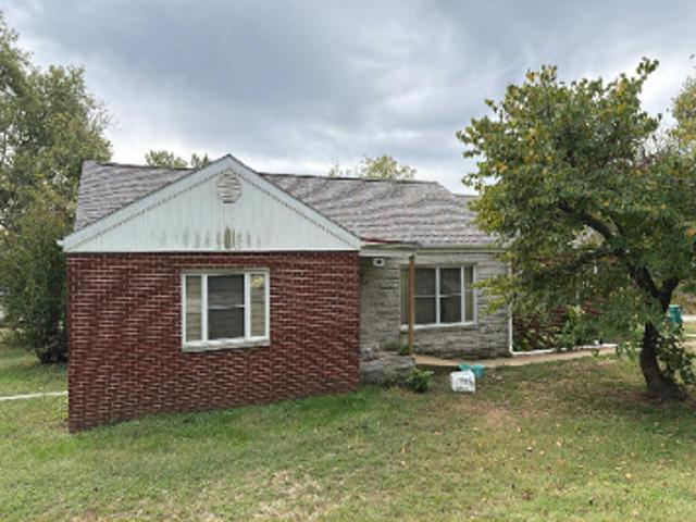House for sale in Willow Springs, Howell County