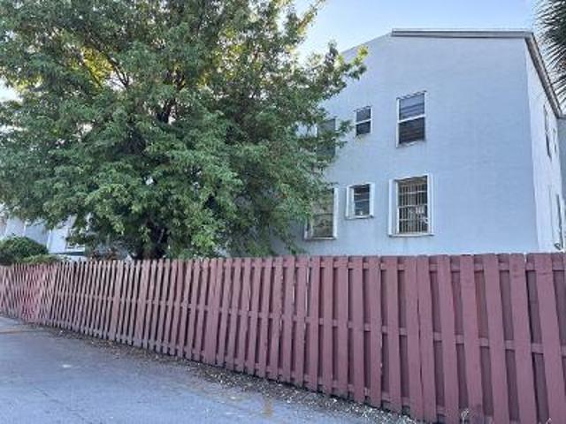 Condo for sale in Hialeah, Florida