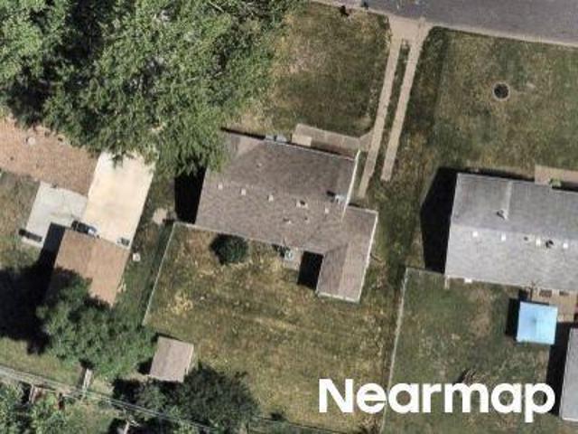 House for sale in Crestview Manor, Davenport