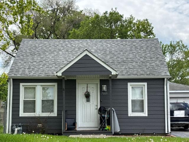 House for sale in Bedford Park, Illinois