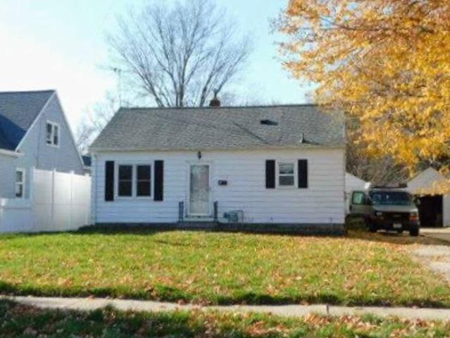 House for sale in Waterloo, Iowa