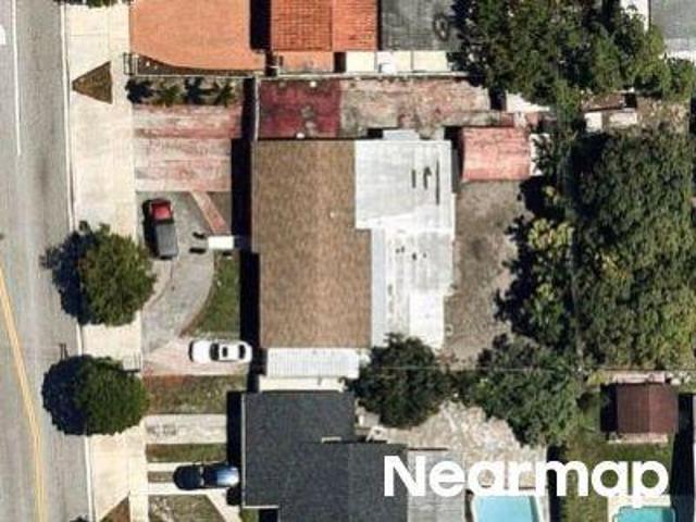 House for sale in Palm Springs, Hialeah