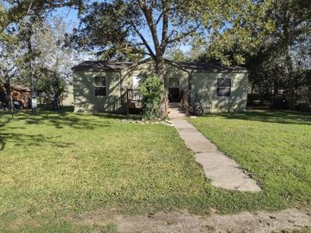 House for sale in Flatonia