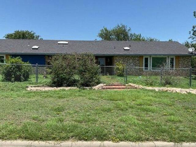 House for sale in Clarendon, Texas
