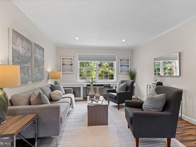 Condo for sale in Alexandria