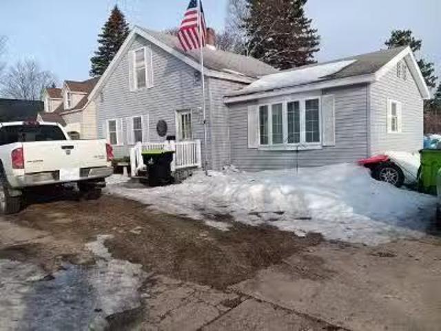 House for sale in Escanaba