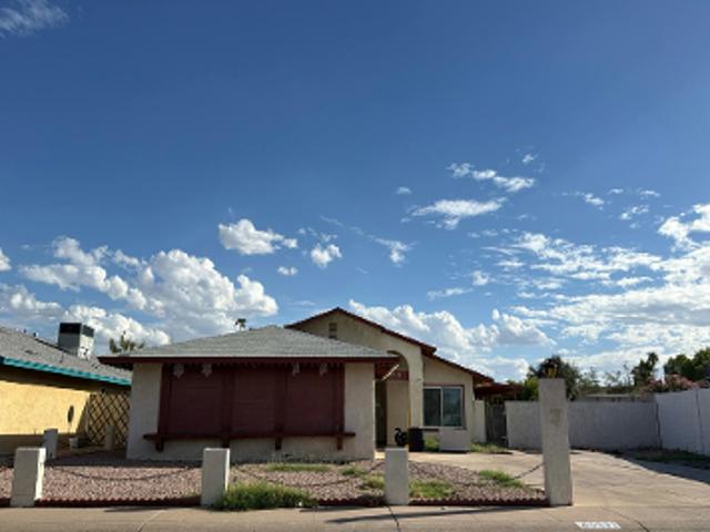 House for sale in Windsor Square, Glendale