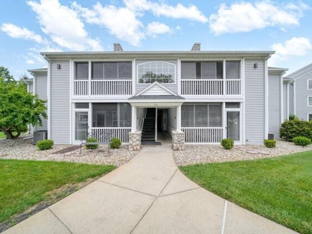 Condo for sale in Jackson