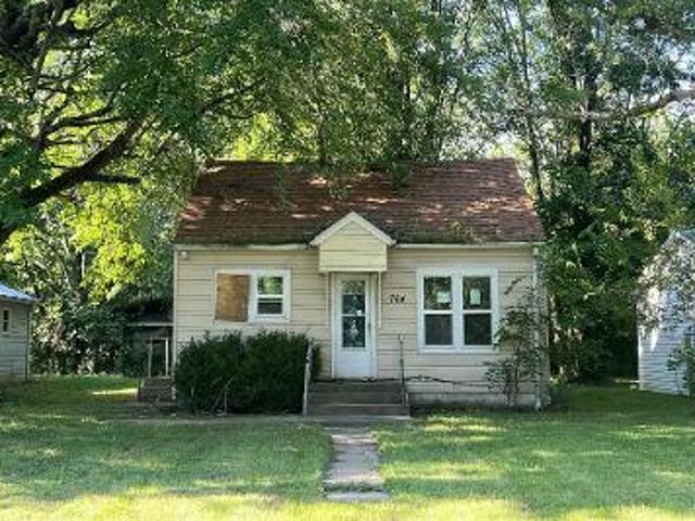 House for sale in Scottsburg
