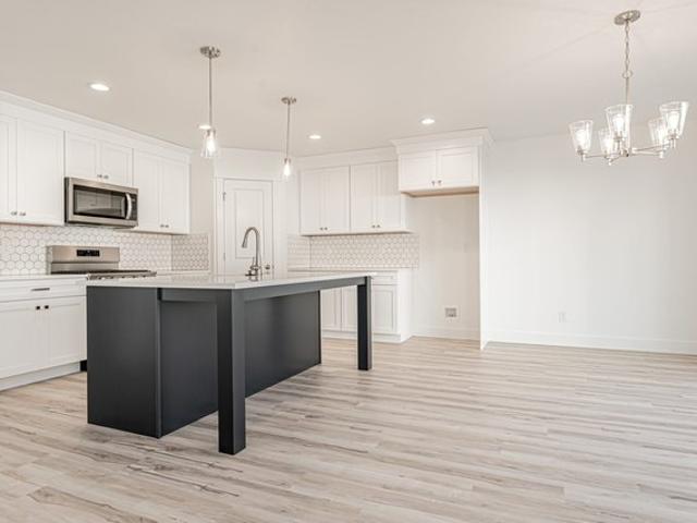 House for sale in Saratoga Springs, Utah