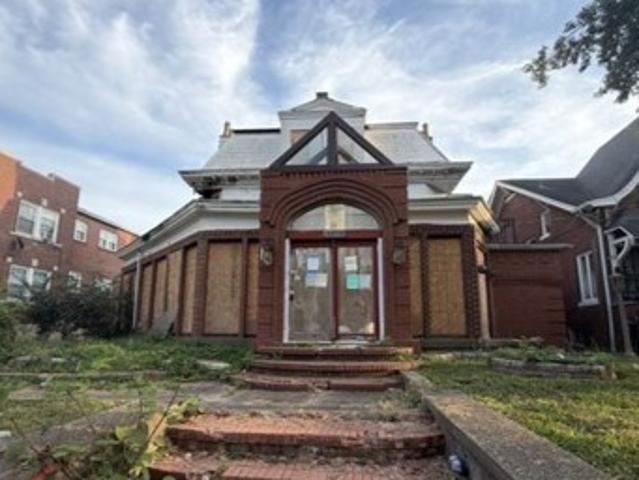 House for sale in Shawnee, Louisville