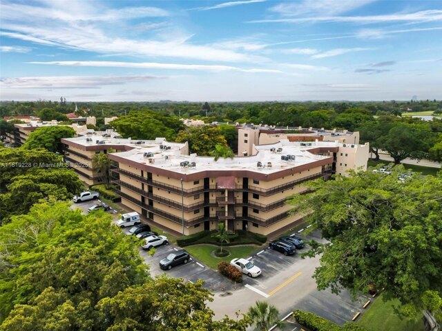 Condo for sale in Plantation