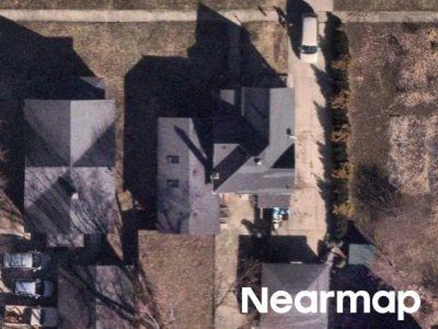 House for sale in Mchenry, Illinois