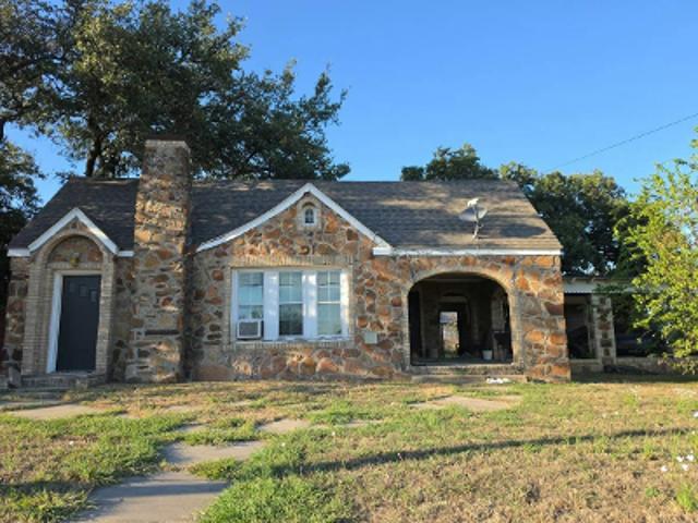 House for sale in Comanche, Comanche County