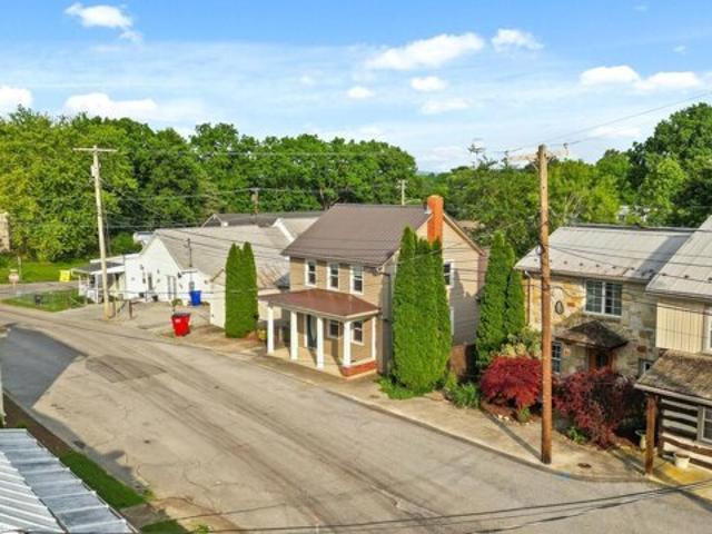 House for sale in Sharpsburg