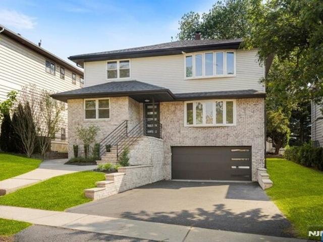 House for sale in Palisades Park, New Jersey