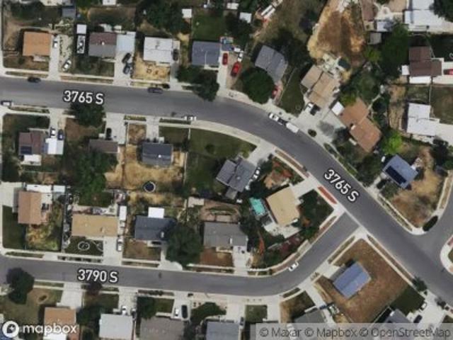 House for sale in Magna