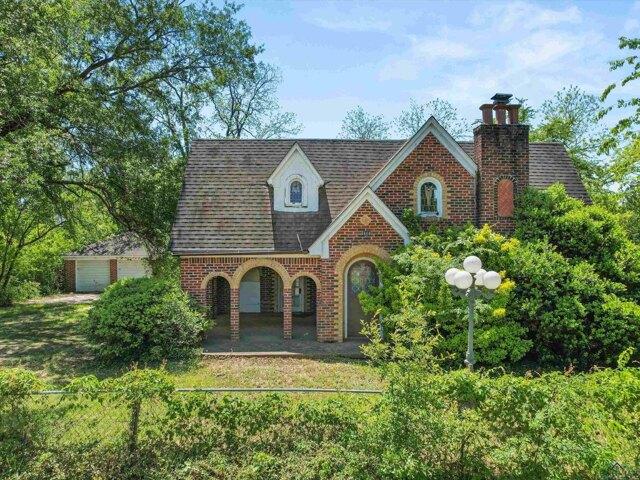 House for sale in Avinger