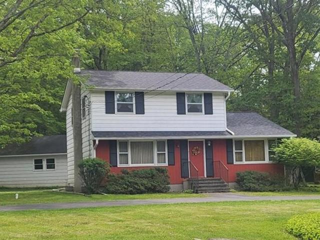 House for sale in Cresco