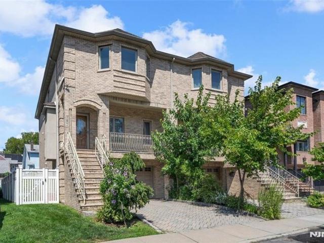 House for sale in Cliffside Park, New Jersey