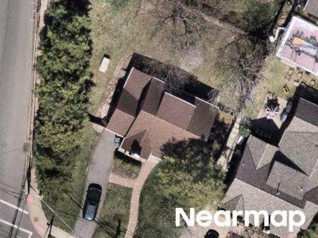House for sale in Teaneck, New Jersey