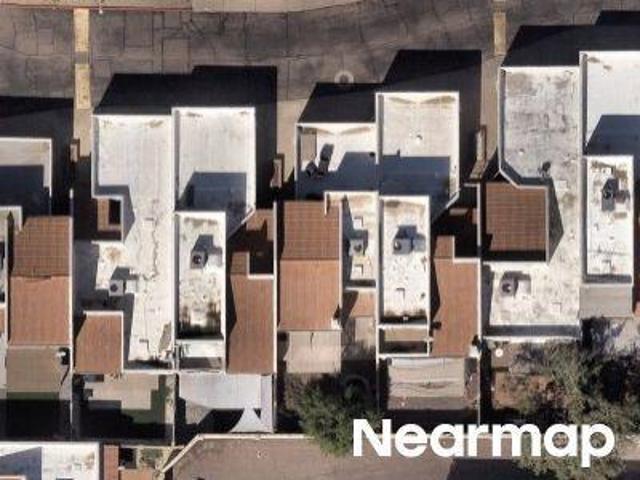 Townhouse for sale in Woodglen Village Townhouses, Glendale