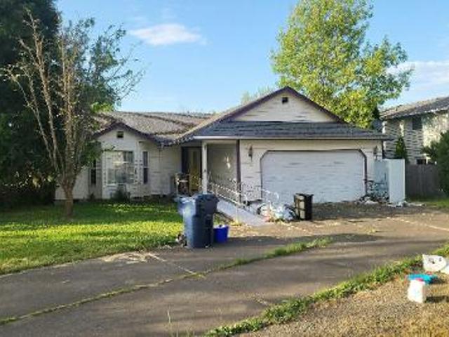 House for sale in Creswell, Oregon