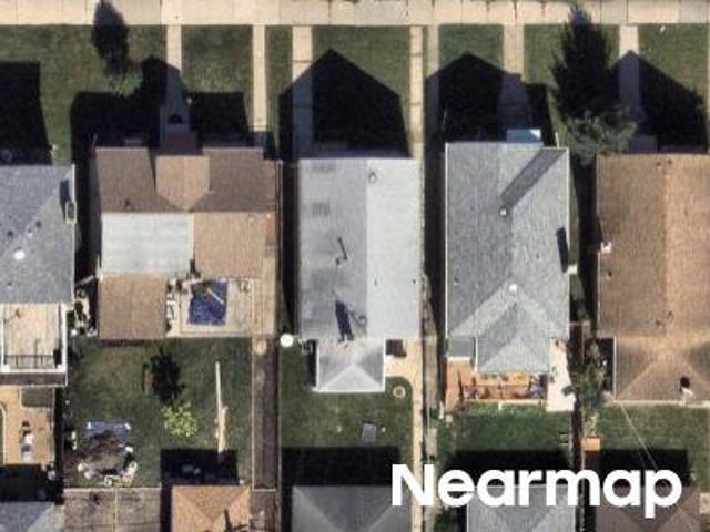 House for sale in Colonial Gardens, Chicago