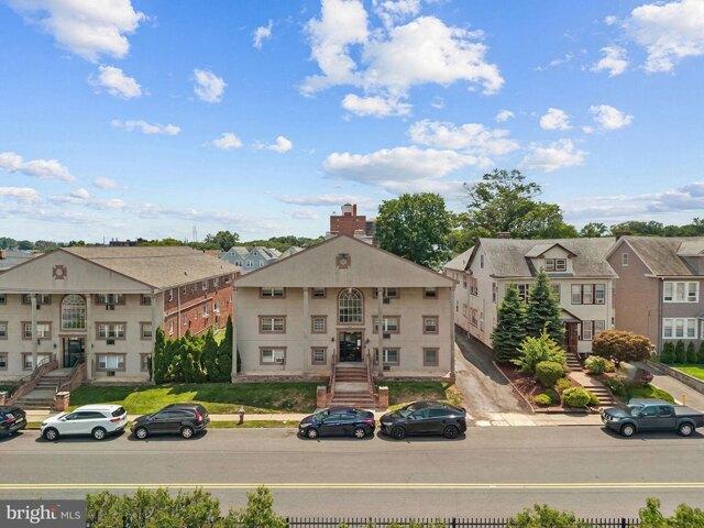 Condo for sale in Elizabeth, New Jersey